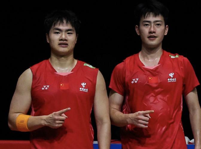 梁伟铿/王昶2-0力克西班牙组合,晋级羽毛球世锦赛男双16强