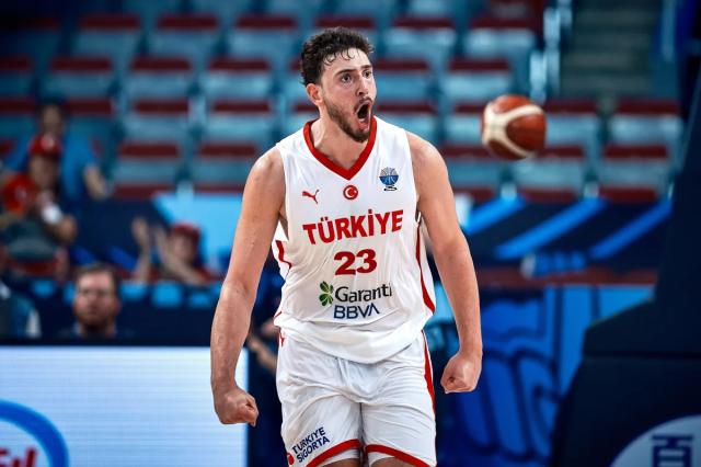 1757165412559011487.png 开云体育官网-关键5分制胜!申京轰24+16拒绝爆冷挺进八强