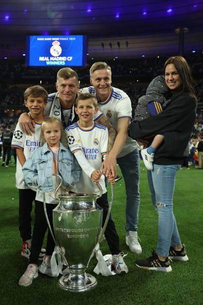 1716347855741088195.jpg Kaiyun开云官方网站中国登录-克罗斯生涯回顾:10号位年少成名,十年一剑成大师