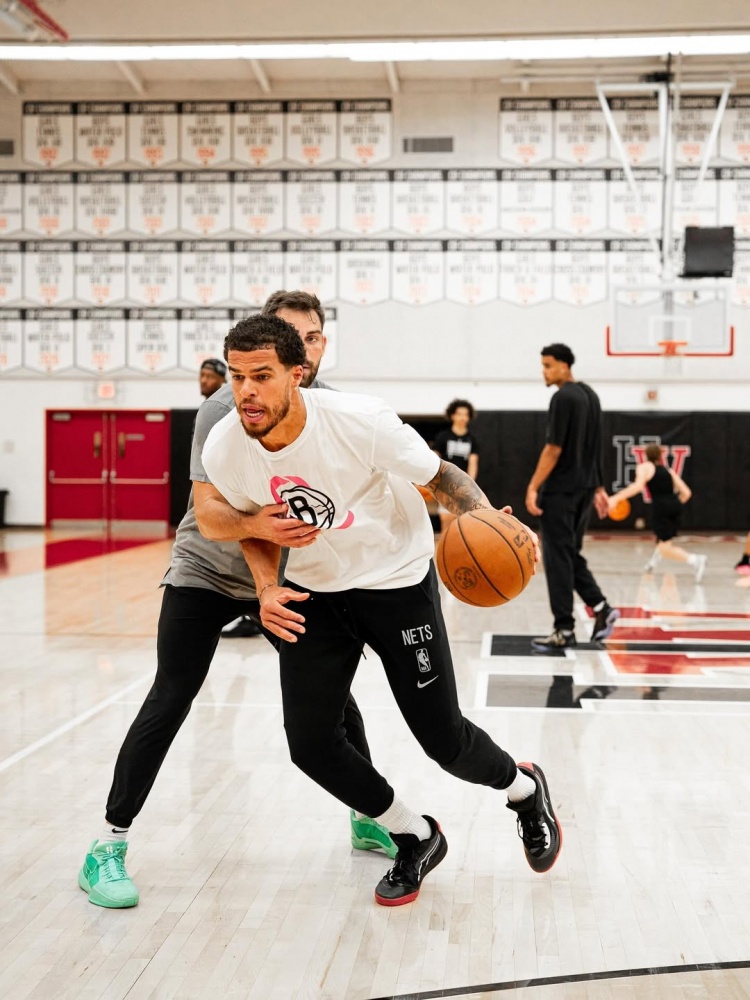 开云Kaiyun官网入口-不只是两性专家！小波特在社媒晒训练照 大秀肌肉