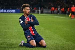 19岁362天，杜埃是自1968年在欧冠决赛送出助攻最年轻球员