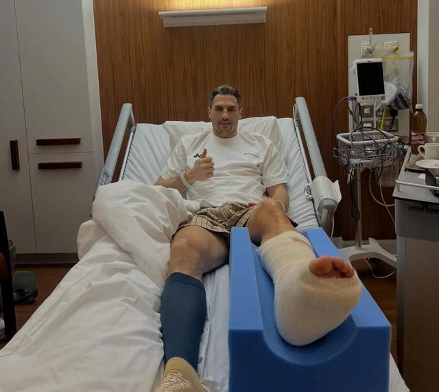 躲过英超的飞铲，还要躲中东的导弹？纽卡球星的硬核养伤之旅！